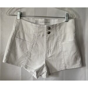 No Boundaries Shorts Women's Size 9 White Pintuck Denim, 2.5" Inseam,‎ EUC